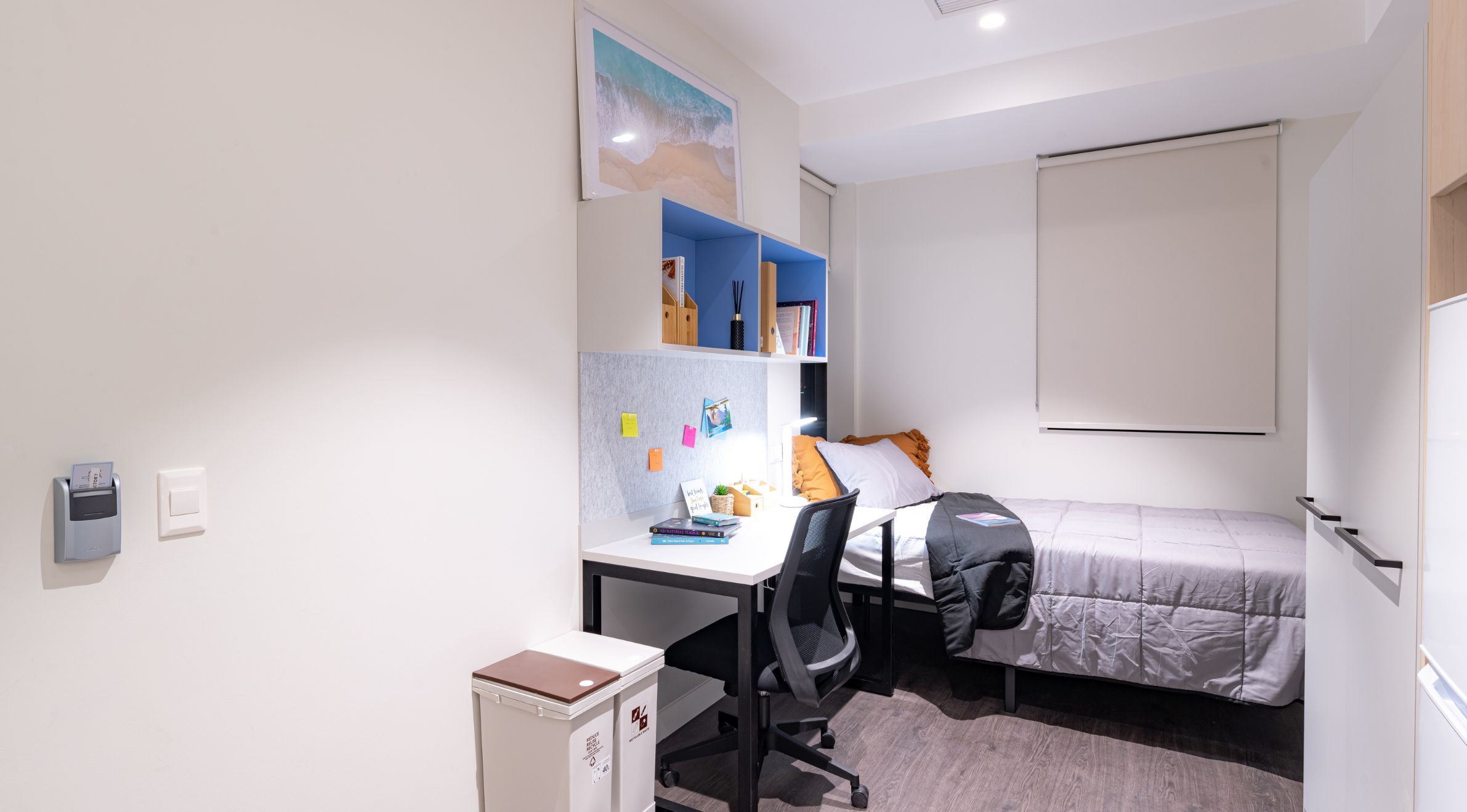 Y Suites on Gibbons Room
