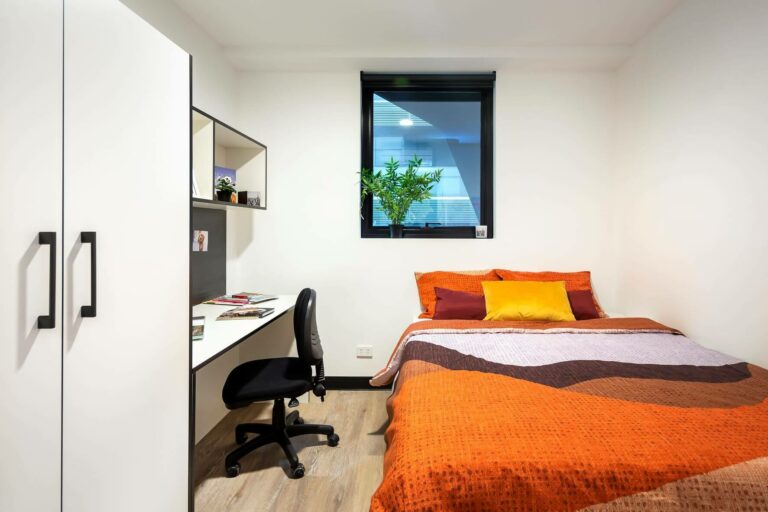 Studio-Queen-Room_2-Resize